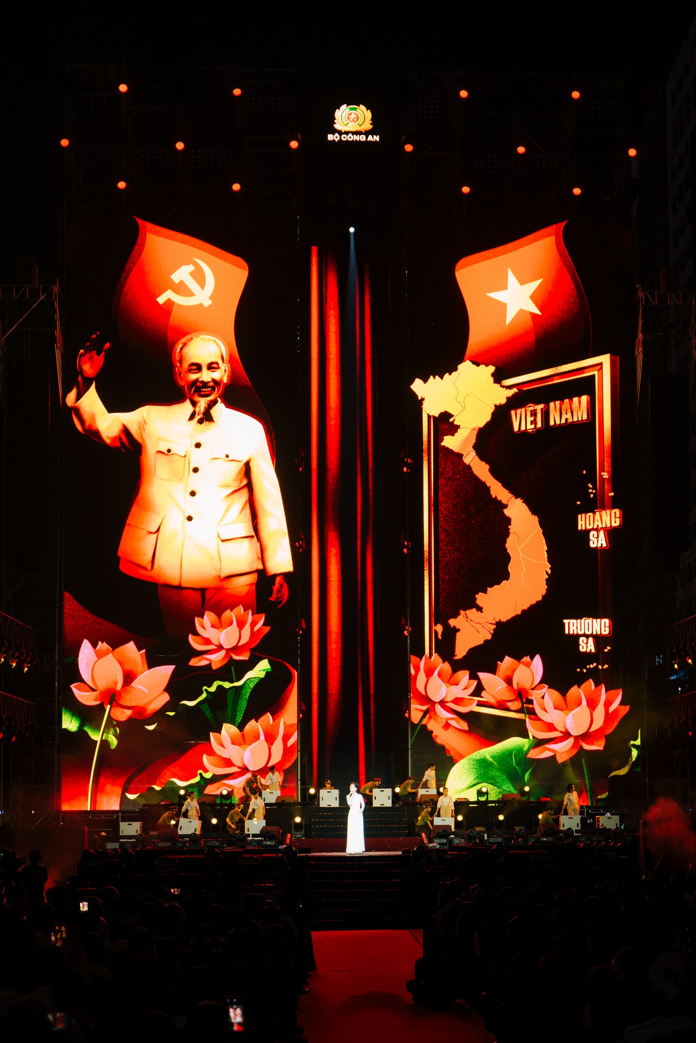 CHƯƠNG TRÌNH “VINH QUANG CÔNG AN NHÂN DÂN VIỆT NAM”