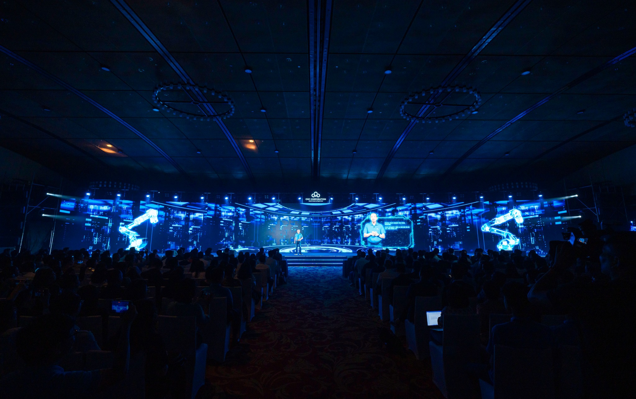 LỄ CÔNG BỐ CHIẾN LƯỢC CHUYỂN ĐỔI AI CỦA TẬP ĐOÀN CÔNG NGHỆ CMC