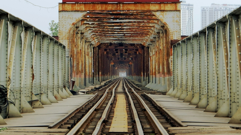 LONG BIEN - BRIDGE OF TIME